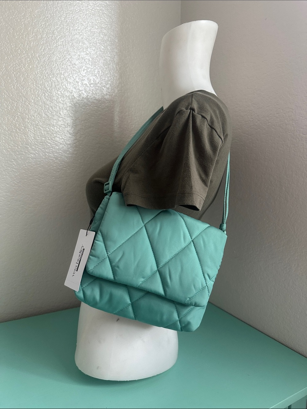 Vera Bradley Baird Hipster Crossbody teal Bag-brand new/never used-with a tag